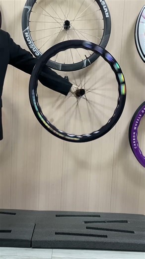 Titanium spoke road bike wheels, color shift paint