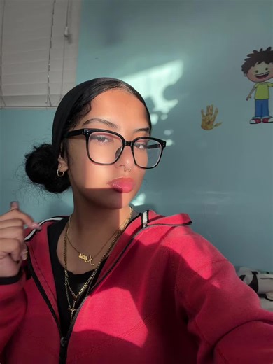 Lexi🤍 (@itsda_alien)’s videos with original sound - FINEST 👅