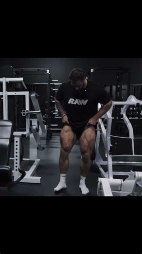 Leg Day Workout & Posing Tips | Build Strong & Aesthetic Legs