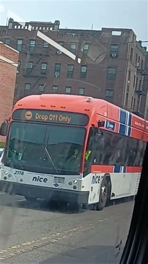 NICE Bus: 2022 Gillig BRT+ CNG 2118 N20G Bus Flushing - 3/22/2026