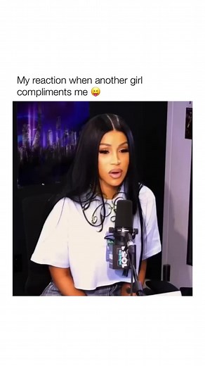 Girls Complimenting Each Other | Mood Girlhood