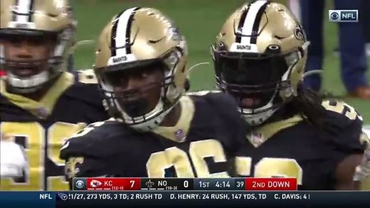 Carl Granderson beats Mitchell Schwartz for huge sack