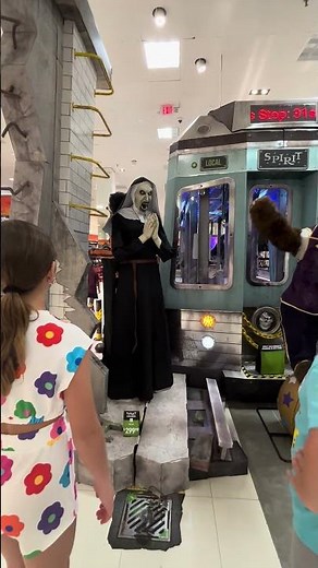 “Testing Spirit Halloween’s Most TERRIFYING Animatronic Yet! 💀😱”