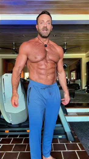The 4-pack of men’s stretch jogger pants is the easiest way to upgrade your wardrobe without