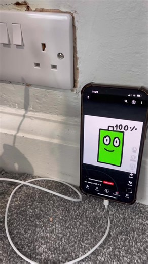 How To Upgrade To A USB Socket #homeimprovement #howto #diy #electrical #reelsfb #reels | The Home Improvements Channel Uk