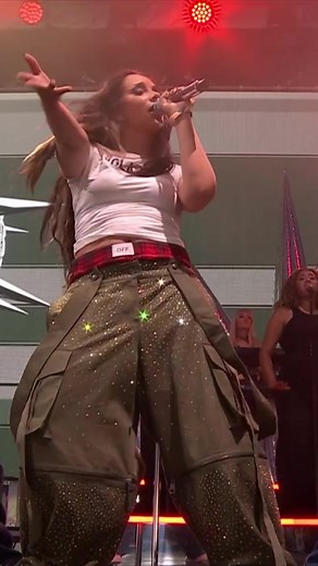 Jade Thirlwall Sings 'Plastic Box' Live at Glastonbury