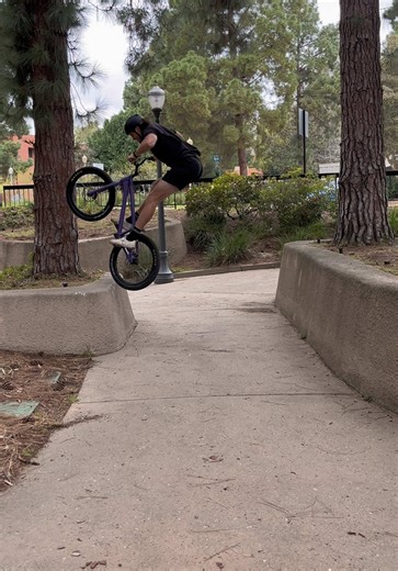Been having some fun trying out a 24” trials bike! Fits surprisingly well considering I’m 6’4” 🙌🏼 #biketrial #streettrials #mtb #cycling