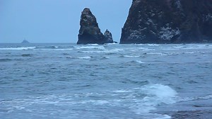 N. #OregonCoast Video: some big waves, a big Haystack Rock, and a distant, mysterious lighthouse. Cannon Beach and "Terrible Tilly" the lighthouse. More http://www.beachconnection.net/vtour_cbeach.htm ...... #Oregon #northwest #portland #beaches #travel Cannon Beach Chamber of Commerce | Oregon Coast Beach Connection