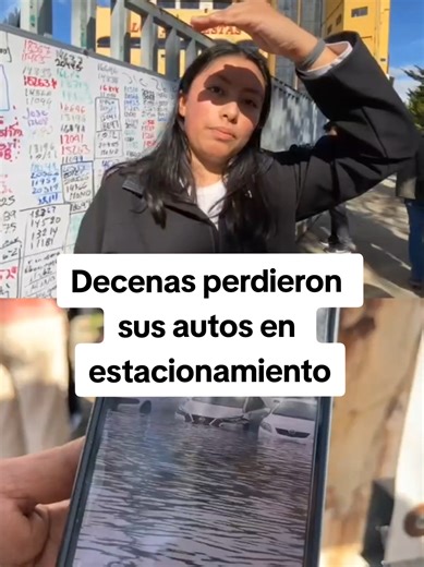 DESAGRADABLE “SORPRESA” SE LLEVARON DECENAS DE TIJUANENSES CON SUS AUTOS👇 Michel Gutiérrez, es una de las personas afectadas que denunció daños severos a su vehículo tras las inundaciones ocasionadas por las lluvias de las primeras horas del 2026. Fue en un estacionamiento público ubicado sobre la avenida Alfonso Reyes, entre Paseo Centenario y bulevar Padre Kino, donde los autos quedaron atrapados en el agua. La afectada informó que dejó su unidad, un Nissan Versa tipo, alrededor de las 6:00 d