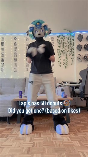 -ᴡʜᴏ ʟɪᴋᴇꜱ ᴅᴏɴᴜᴛꜱ- ———————— #furry #mlm #fursuit #dance #fyp