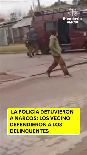🔴 LA POLICÍA DETUVIERON A NARCOS: LOS VECINO DEFENDIERON A LOS DELINCUENTES
