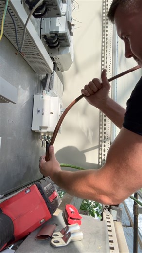 9.5K views · 410 reactions | Cutting, crimping and terminating this 120mm 4 core swa. @milwaukeetool_uk providing all the necessary tools from start to finish. I didn’t have my 3/8 torque wrench with me but used it the following day on all connection. I had a total of 20 of these SWA’s to connect. #nothingbutheavyduty #milwaukeetools #milwaukee #commercialelectrician #sparkylife⚡️ #electrician #electricaltools | Theo Webster | Facebook