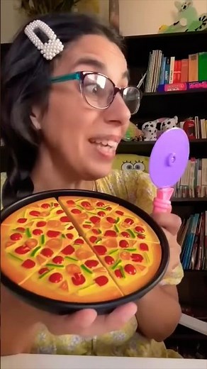 Team Pizza or TeamHamburger?#pizza#hamburger 🍔🥪🍔 #pizza #funny #food#shotrs...