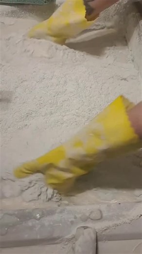 Chaos on Instagram: "Handmixing comet into a pine sol, comet, baking soda mix #chaoscleans #handmixing #powder #comet #fyp"