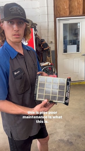 6.7 Powerstroke Fuel Leak #ford #fordtech #fordmechanic #fordracing #fordperformance #fordf150 #mechanic #fordf250 #fordsuperduty #fordfseries #superduty #powerstroke #engine #ecoboost #flyingwrenches #snapon #snapontools #mactools #matcotools #fyp #viral #viralreels #mechanictips #diy #mechanicreels #mechanichelp #automotive #automotivetech #automotivetechnician | Flying Wrenches Automotive