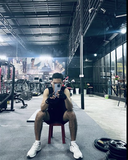 Built not born. 📸