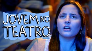 A arte milenar teatral apresenta uma situação e desperta sentimentos no público a partir da dramaturgia. Para Stanislávski, o ator atinge seu ápice cênico quando consegue interpretar com naturalidade, como no filme Tropa de Elite. Já para o alemão Brecht, o estranhamento e a quebra de expectativas fazem parte da entrega do artista para a obra, que é igualzinho como acontece nas novelinhas do Kwai. #portadosfundos VÍDEO NOVO | JOVEM NO TEATRO | Porta dos Fundos