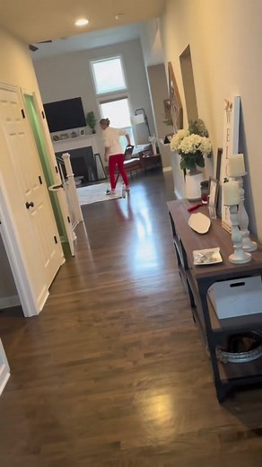 Its the grunt when she stands up for me🤣🤣