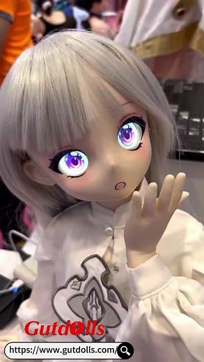 Sag Hallo zu dieser entzückenden Puppe!