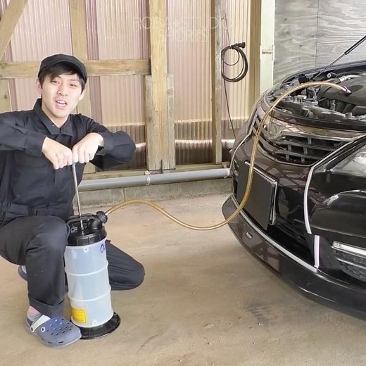 [For Beginners] No need to crawl under the car! Oil change lesson #Shorts