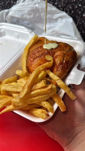 Cheruje Urbano on Instagram: "En Yango, podes pedir comida todos los días con descuentos increíbles. Usa mi código promocional BLVJAS y obtén un descuento de 30 BOB en tu primer pedido igual o mayor a 50 bob en la app. 🍽️ PROMOCIONES DISPONIBLES 🥖Hot Burger: Lunes, 2 Lomito Hot por 28 BOB 🍗Pollo El Solar: Lunes y Viernes, 2 Cuarto de pollo por 26 BOB 🍔Hamburguesas El Tren Rojo: Martes 2 Hamburguesas Simple por 22 BOB 🍗Pampeño: Jueves, 2 Cuarto de pollo + Bebida por 20 BOB 🍗Pollos Campeon J