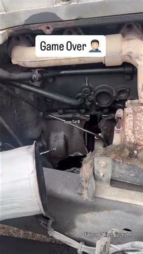 Piston seizure leads to engine damage, engine block cracked, but poor lubrication is the cause. #...