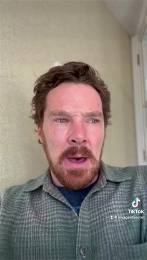 'This feels like another evolution in terms of theatre' 🎭 Listen to Benedict Cumberbatch's review of ⭐⭐⭐⭐ 'bracingly original' (The Times) Re-Member Me. Re-Member Me has been extended to 24 June! 👉 All Saturday Night tickets £10! 👉 https://www.hampsteadtheatre.com/whats-on/2023/re-member-me/ #BenedictCumberbatch #DickieBeau #HampsteadTheatre | Hampstead Theatre