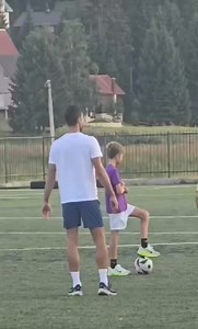 Novak Djokovic sa djecom na Žabljaku igra fudbal! Legenda❤️ | Objektiv Story