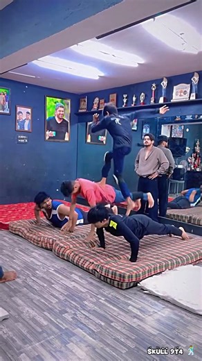 Running Jump Flip Dance Training Trending Short🤸💃🫨#viralshort #trendingshort #dancetraining