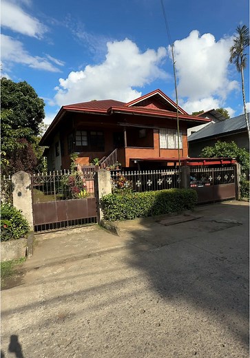 Exploring the Seven Sundays House from The Hows of Us