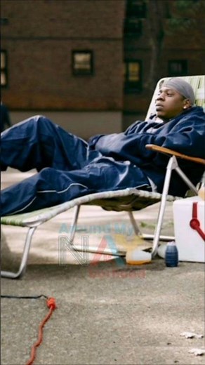 Jay-Z chillin outside Marcy Projects display at Brooklyn pop-up 📺 #hiphop #hov #reasonabledoubt