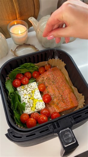 Airfryer Recipes on Instagram: "Pâtes au saumon et à la feta #airfryer #airfryerrecipes #airfryermaster #aérogrillrecette #airfryerrecipe #cooking"