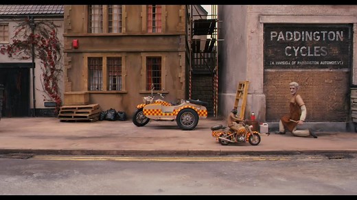 FANTASTIC MR. FOX - Official Theatrical Trailer