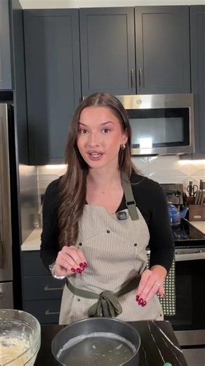 How high should you fill your cake pan? #baking ￼