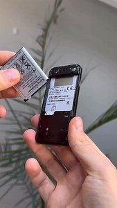 10K views · 2.9K reactions | It wasn’t “dark chocolate.” It was luxury you could put in your pocket. Sony Ericsson W890 — thin, warm, elegant… and dangerously good-looking. #2000s #retrophones #sonyericsson #nostalgia | Retro mobile phone | Facebook