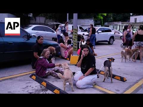 7.2-magnitude earthquake collapses buildings in Caracas, Venezuela