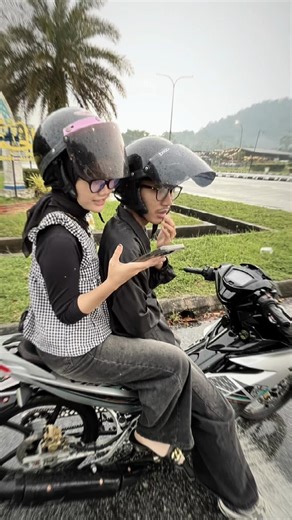 Exploring the Art of Captivating Captions