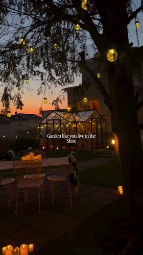 If it’s not fit for a hobbit, keep going 💅🏻🤓 . I just finished a tiny garden stairwell, dug out a