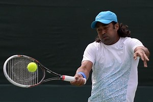 US Open 2013: Leander Paes, Sania Mirza cruise through, Mahesh Bhupathi bows out