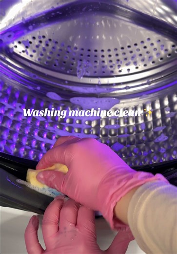 Your friendly reminder to clean your washing machine 🫧 #cleantok #washingmachineclean #satisfyingclean #cleaningroutine #cleanwithme
