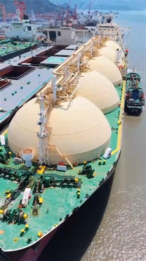 ‎How Gas Is Turned Into Liquid at -162°C 😨