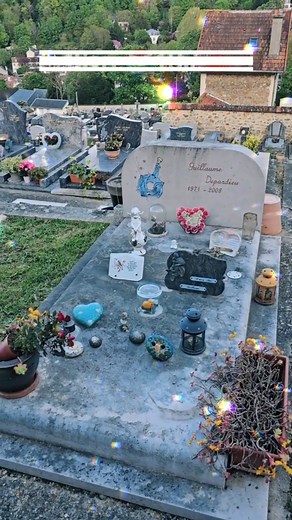 Tombe Guillaume Depardieu fils Gérard Depardieu acteur cinéma français cimetière | Dr.Sofiya