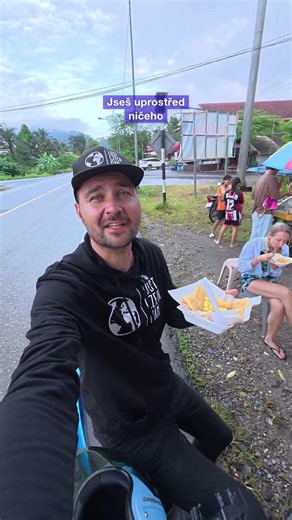 Nebojte se zastavit u malých stánků u silnice v Thajsku 🇹🇭