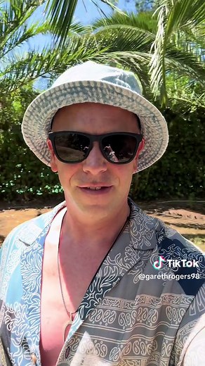 The most beautiful beach bar and restaurant. A little Greek Parasise 👌🏻#greece #greeksummer #skiathos