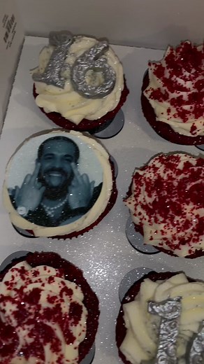 cupcakes too 😝 #fyp #drake #drakecake #detroitcakes | drake cake