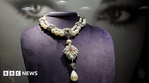 Elizabeth Taylor jewellery auction fetches $116m