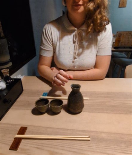 Acorn Crafts on Instagram: "One of the crafty destinations on my trip to Japan was a town called Tokoname which is one of the six ancient kilns of Japan. It's been a place of ceramics manufacturing for more than 1000 years and is currently a leading producer of ceramic maneki -nekos (lucky cat figurines). They have a well laid out walking route called the Pottery Walk which takes you past ancient kilns and currently operating studios, as well as a museum that showcases both tiles and toilets. Th