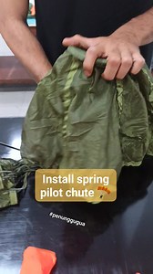 486 reactions · 32 shares | Install spring pilot chute.. pilot chute ni sbagai anchor untuk mempercepatkan proses tarik keluar canopy reserve dari pack tray 廒 #69komando #warisandarahperwira #asaspayungstatik #airborne #wednesday | Penunggu Gua | Facebook