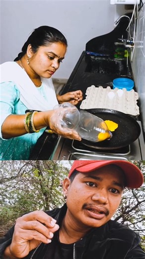 ​🍳 Creative Egg Hack! Making a Smiley Face Omelet with a Plastic Bottle! #shorts