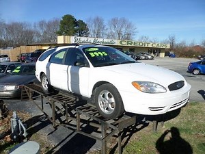 2005 Ford Taurus SE Stationwagon, start-up Full tour